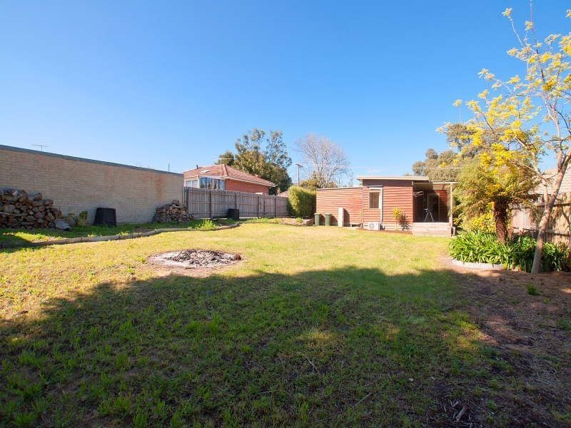 37 Bayview Road, Frankston VIC 3199