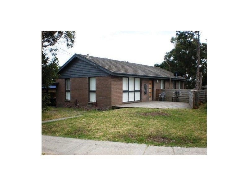 27 Benanee Drive, Frankston VIC 3199