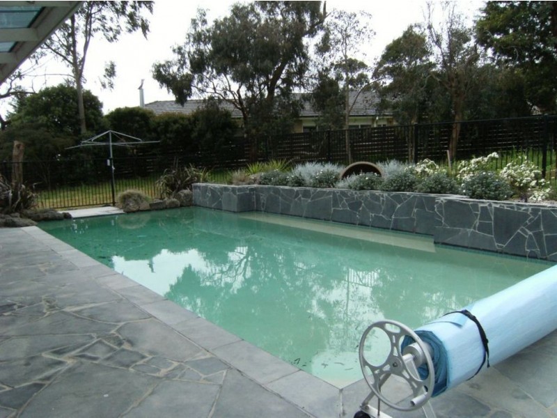 11 Piper Crescent, Frankston South VIC 3199