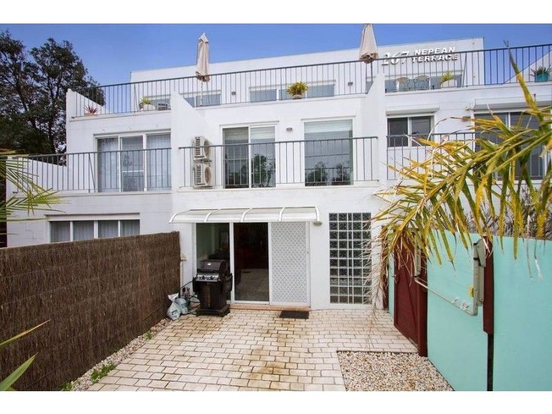 2/267 Nepean Highway, Seaford VIC 3198