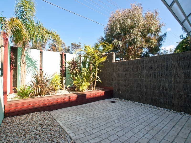 2/267 Nepean Highway, Seaford VIC 3198