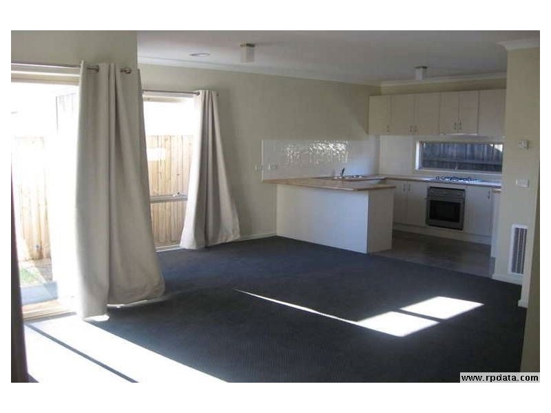 2/30 Willis Street, Frankston VIC 3199