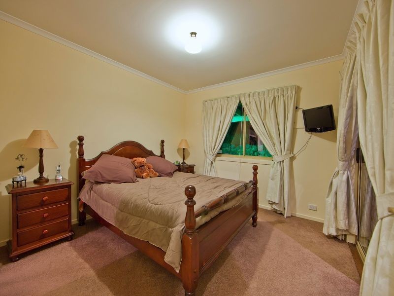 18 Bangor Drive, Frankston VIC 3199