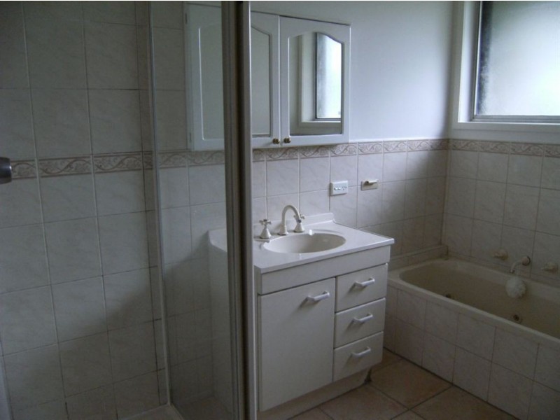 33 Karingal Drive, Frankston VIC 3199