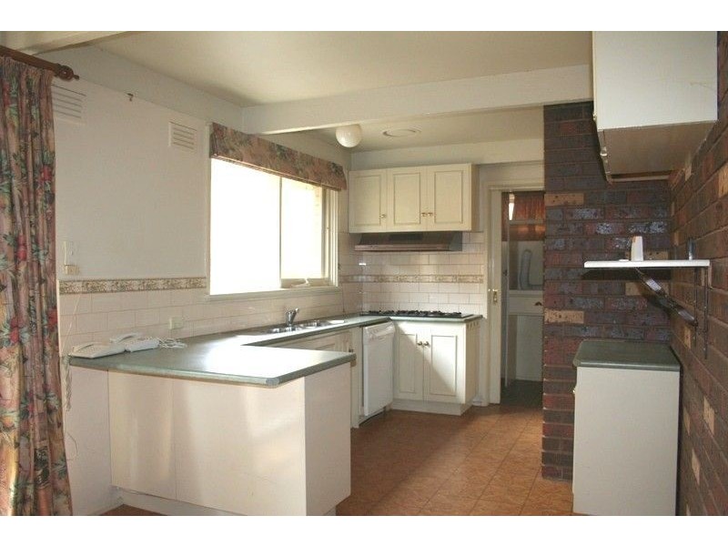 10 Benanee Drive, Frankston VIC 3199