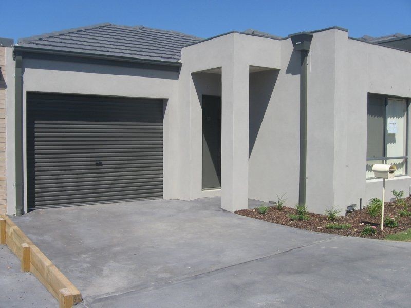 12/120 Ahern Road, Pakenham VIC 3810