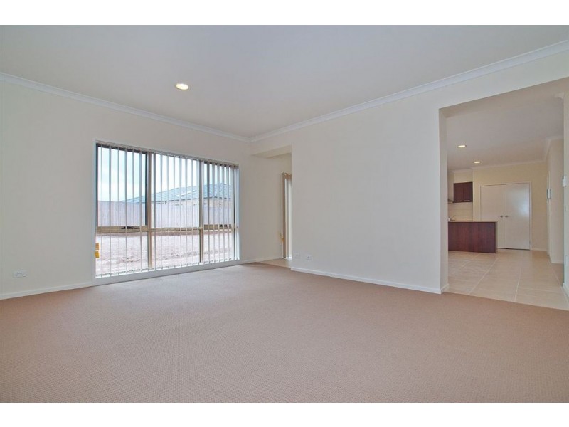 10 David Close, Skye VIC 3977