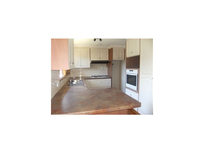 12 Leawarra Parade, Frankston VIC 3199