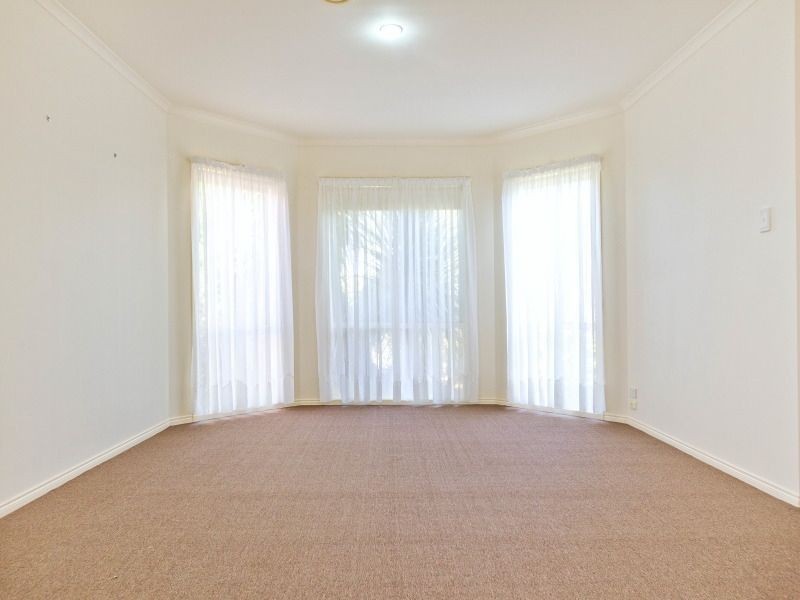 4 Botany Walk, Mornington VIC 3931