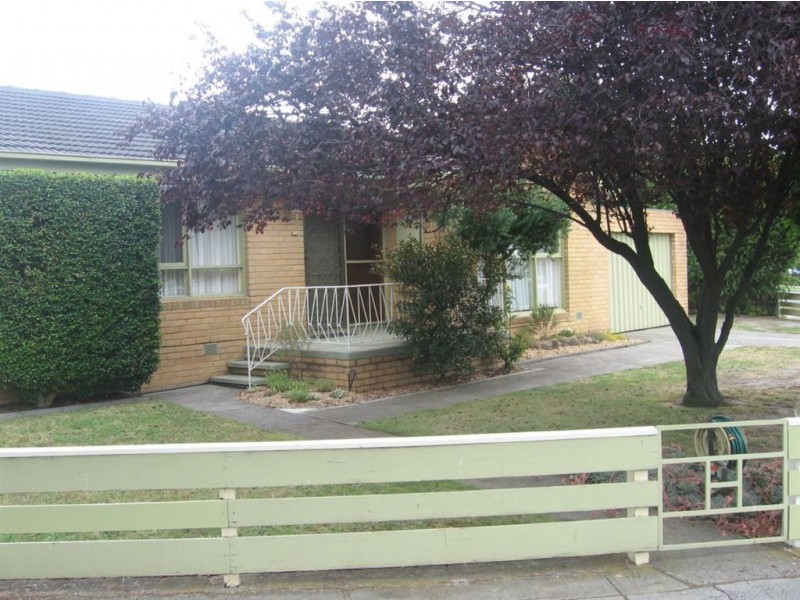 38 Derna Crescent, Frankston VIC 3199