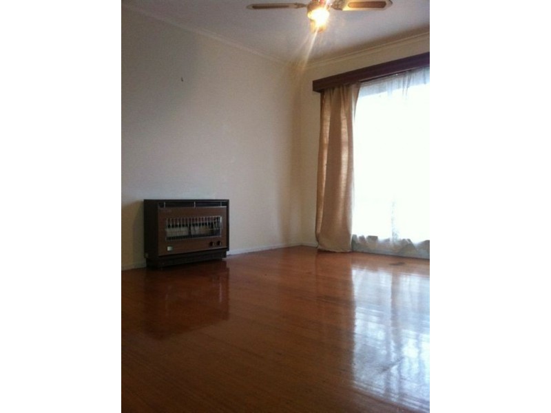 10 Hodgins Crescent, Frankston North VIC 3200