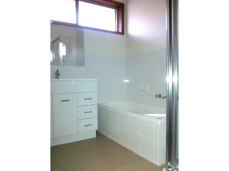 1/124 McMahons Road, Frankston VIC 3199