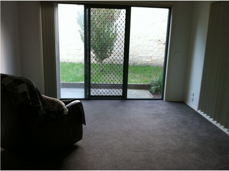 1/128 Salmon street, Hastings VIC 3915