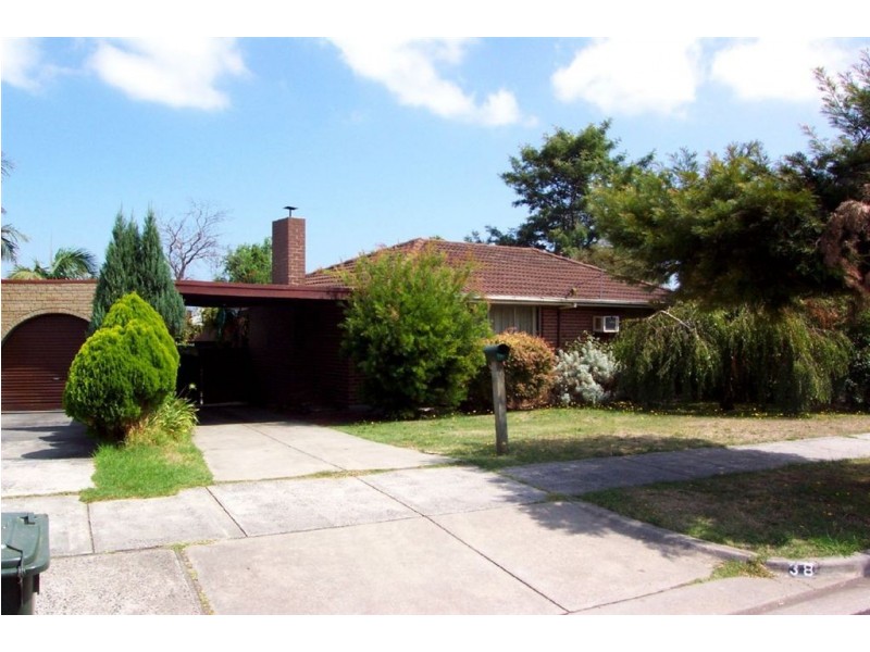 38 Pembroke Avenue, Frankston VIC 3199