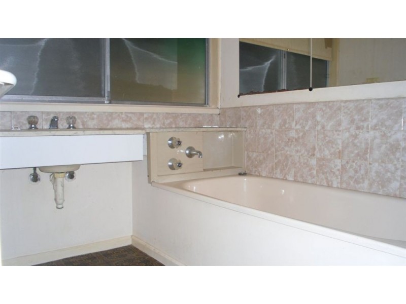 38 Pembroke Avenue, Frankston VIC 3199