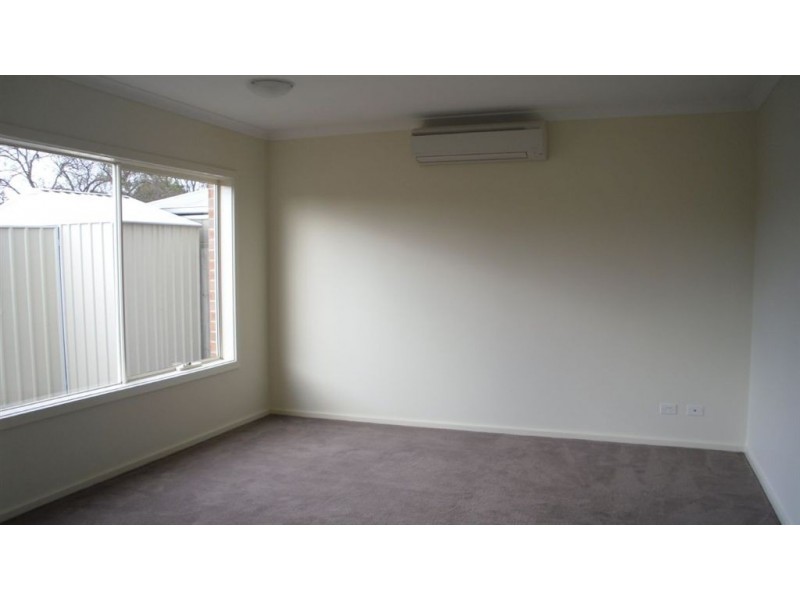 2/39 Jacana Avenue, Frankston VIC 3199