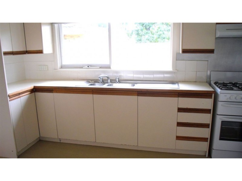 11 Lawrey Avenue, Frankston VIC 3199