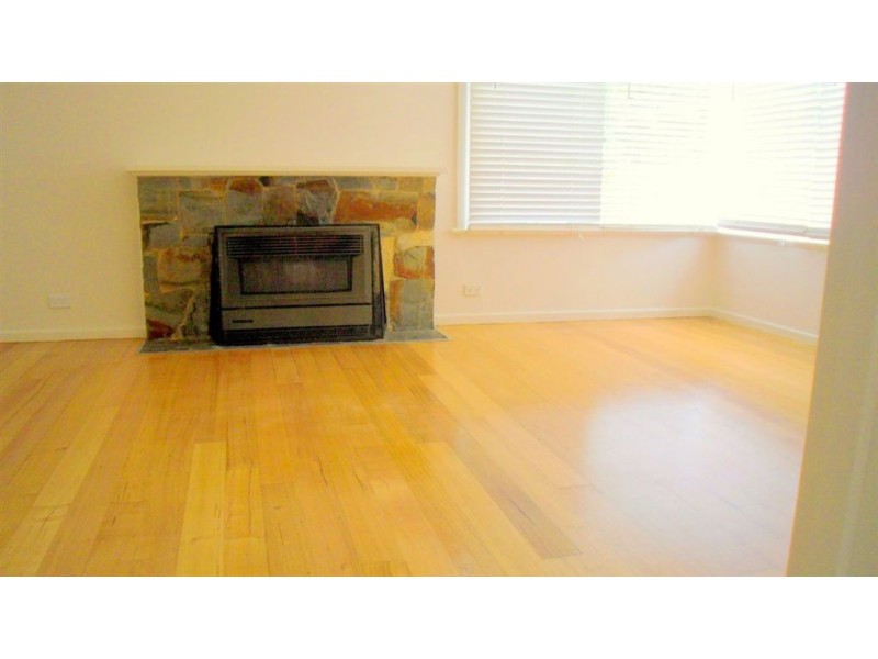 11 Lawrey Avenue, Frankston VIC 3199