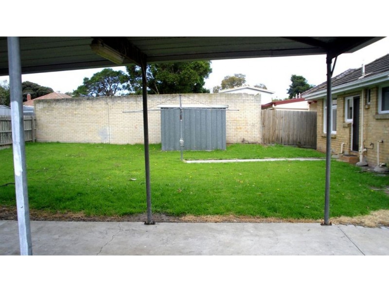 11 Lawrey Avenue, Frankston VIC 3199