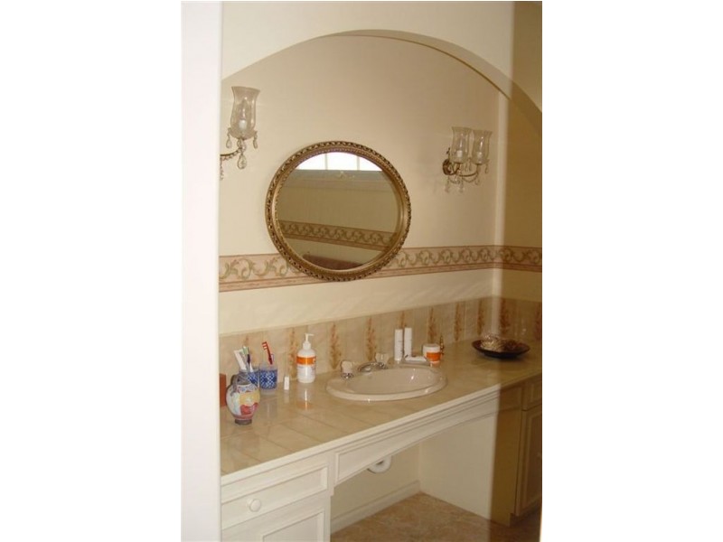 15 Bangor Drive, Frankston VIC 3199