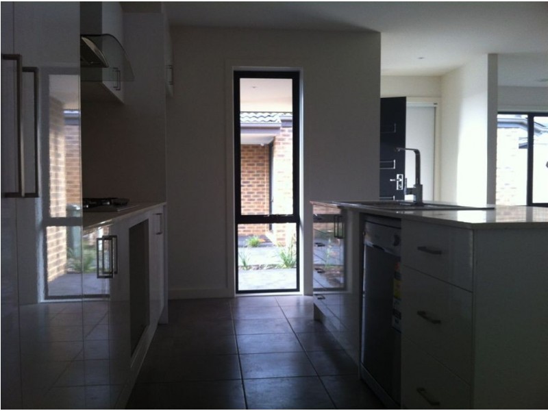 3/4 Addicott Street, Frankston VIC 3199