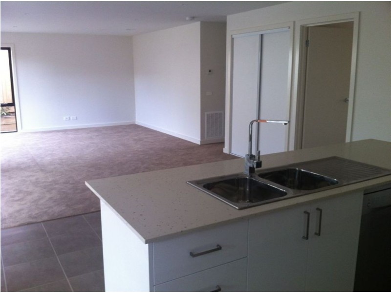 3/4 Addicott Street, Frankston VIC 3199