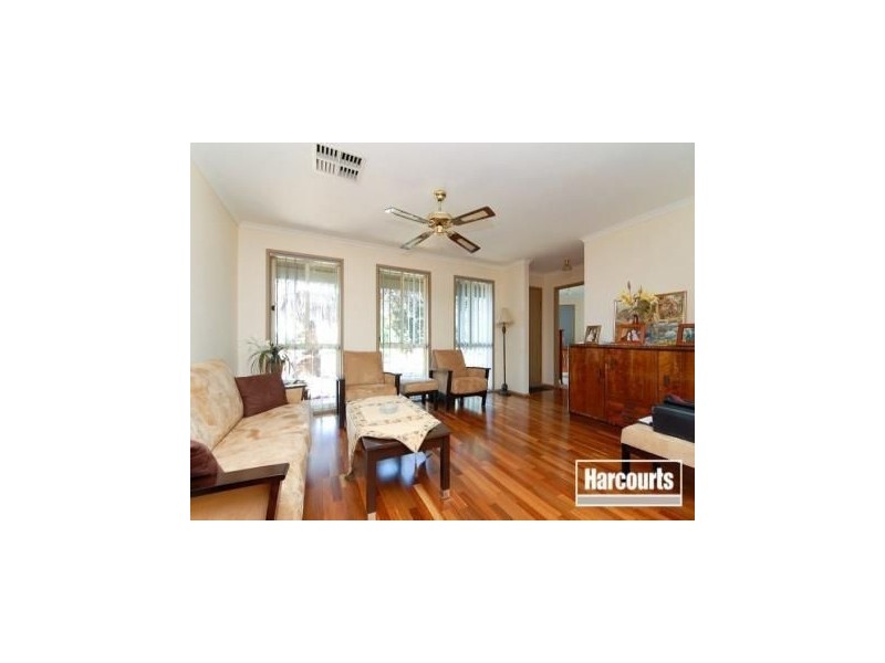 17 Dairy Place, Skye VIC 3977