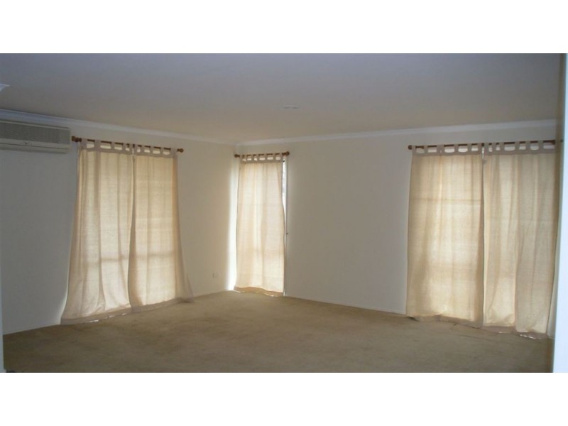 67 Greenwood Drive, Carrum Downs VIC 3201