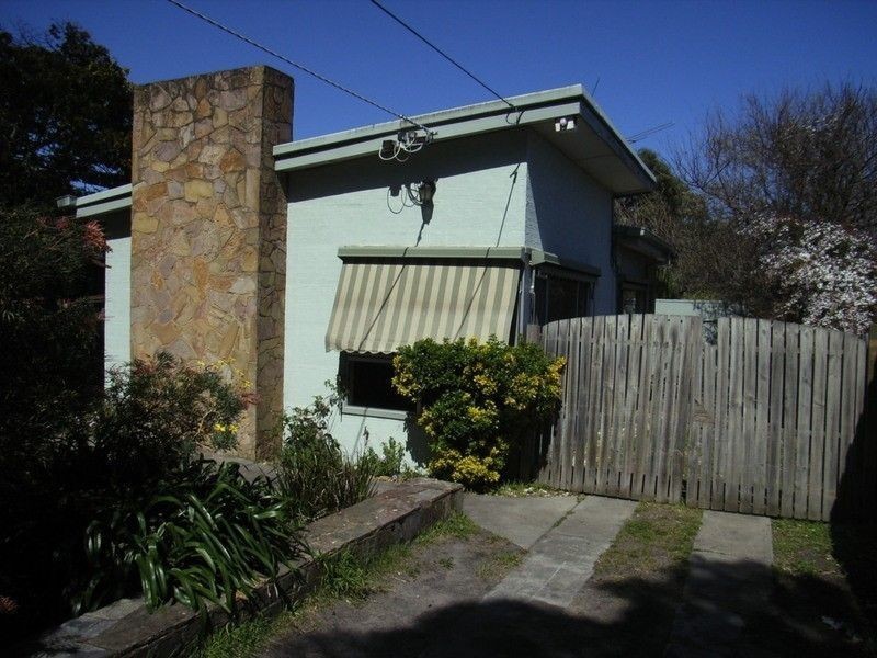 2 Roberta Grove, Frankston VIC 3199