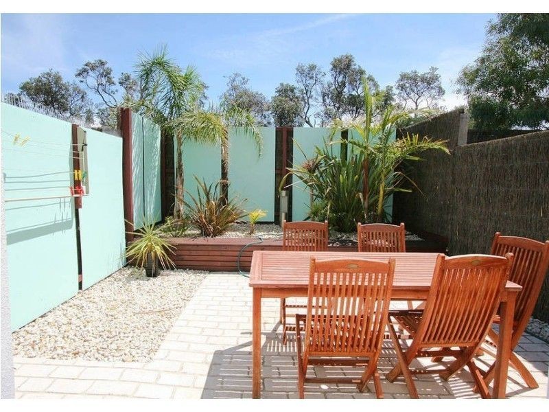 2/267 Nepean Highway, Seaford VIC 3198