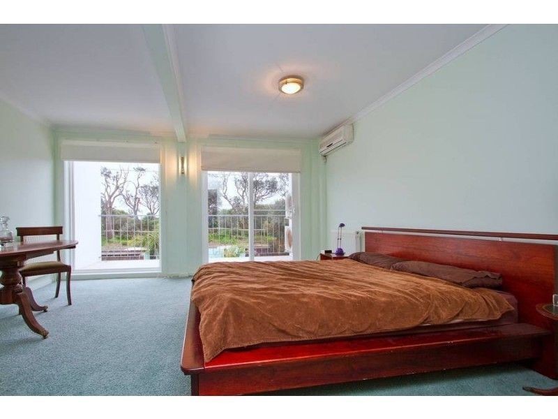 2/267 Nepean Highway, Seaford VIC 3198