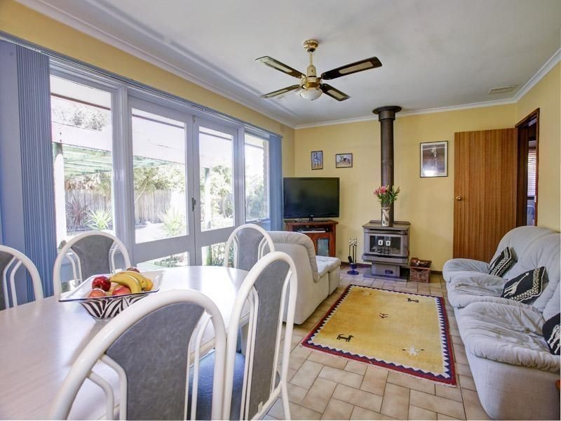 2 Tee Court, Frankston VIC 3199