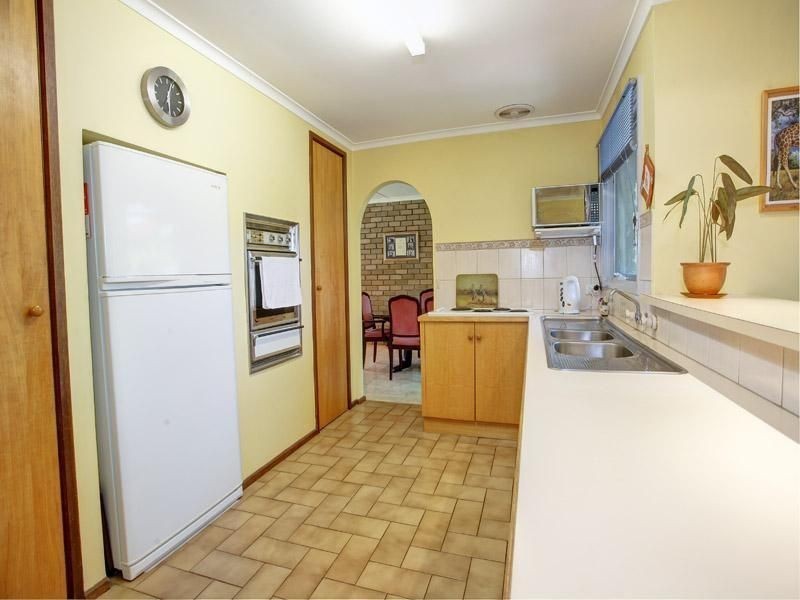 2 Tee Court, Frankston VIC 3199