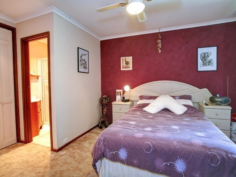 2 Tee Court, Frankston VIC 3199