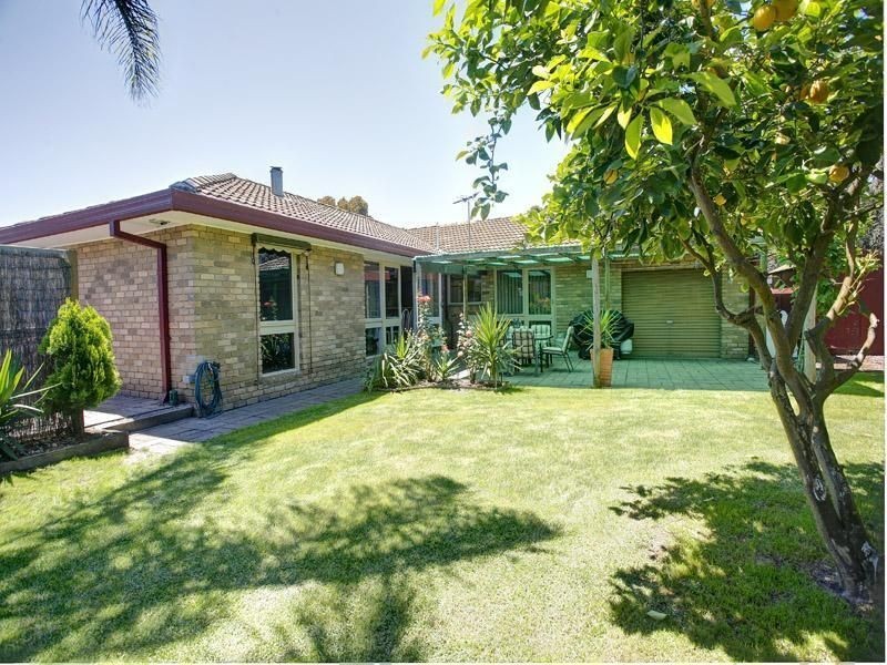 2 Tee Court, Frankston VIC 3199