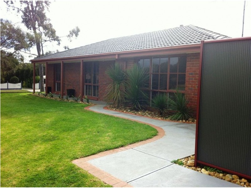 63 Clarendon Drive, Somerville VIC 3912