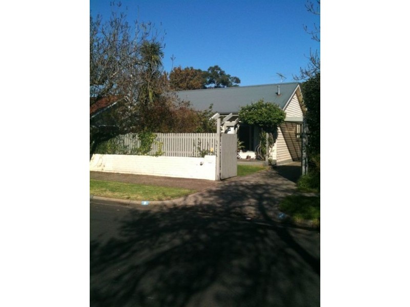 8 Francis Street, Frankston VIC 3199