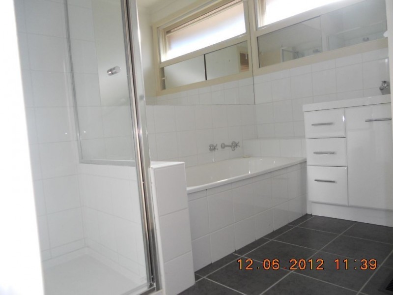 2/35 Hillcrest road, Frankston VIC 3199