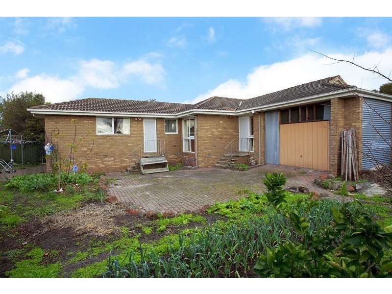 30 Oaklands Cresent, Frankston VIC 3199