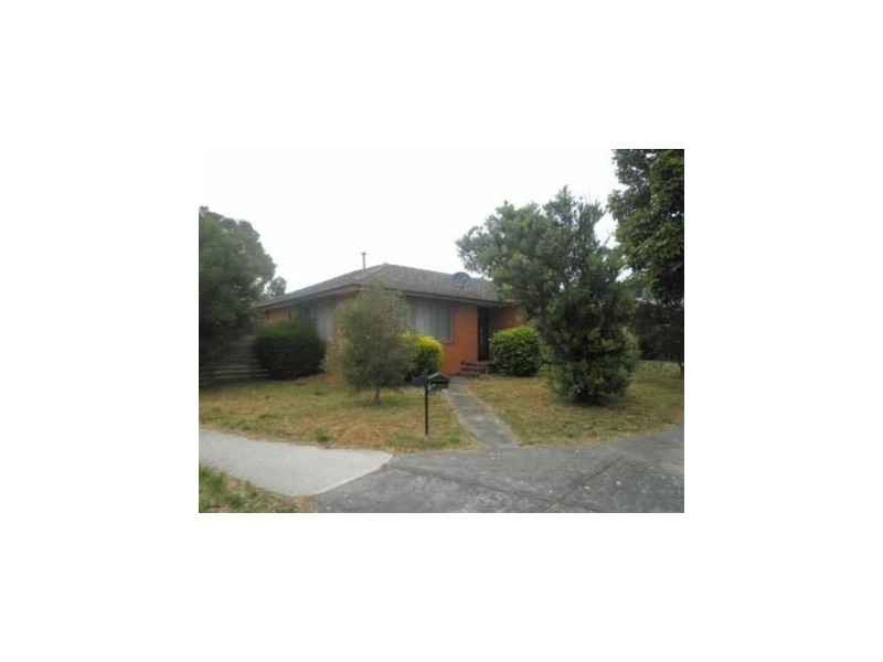2 Taketa Crescent, Frankston VIC 3199