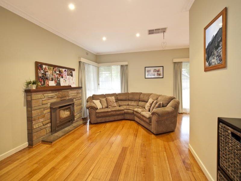 11 Melville Avenue, Frankston South VIC 3199