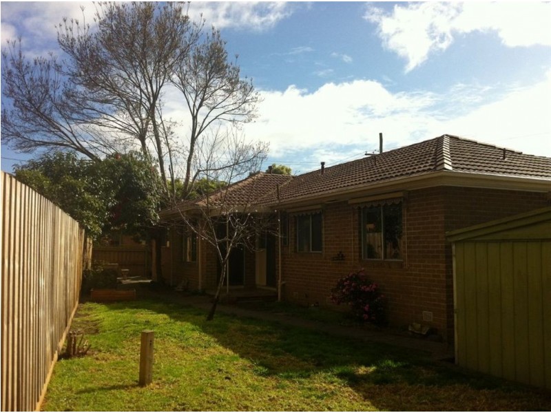 18 Escabon Grove, Frankston VIC 3199