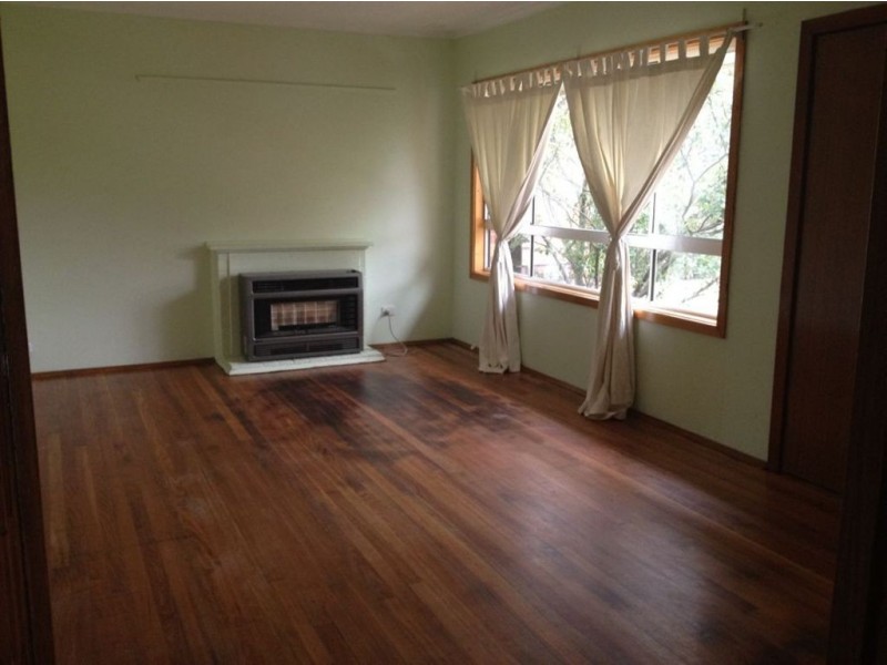 33 Pine Street, Frankston North VIC 3200