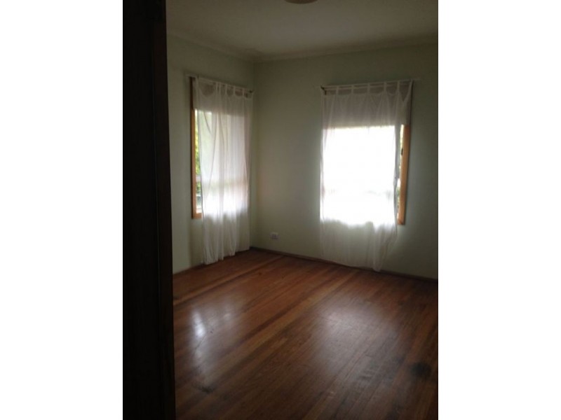 33 Pine Street, Frankston North VIC 3200