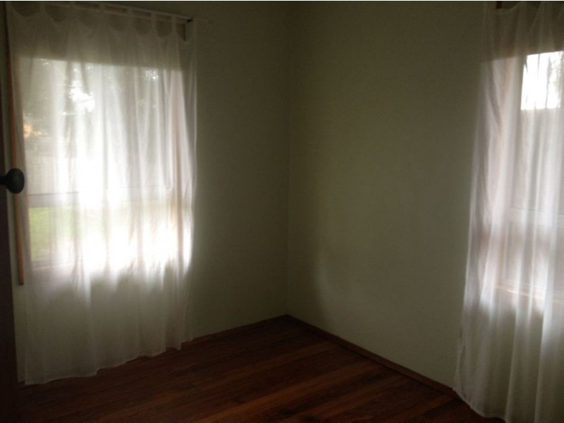 33 Pine Street, Frankston North VIC 3200