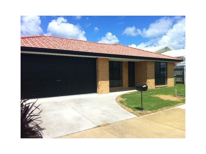 12 Kathleen Crescent, Tyabb VIC 3913