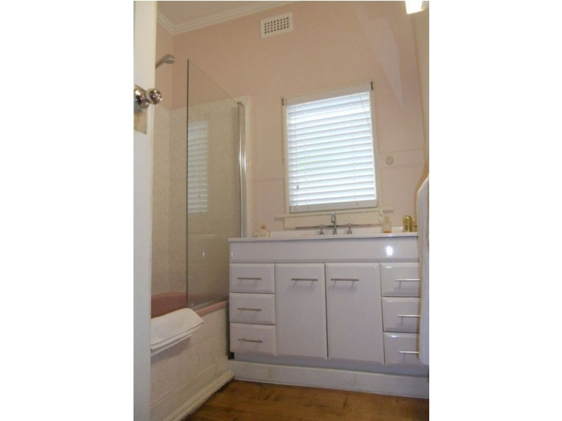 4 Willis Street, Frankston VIC 3199