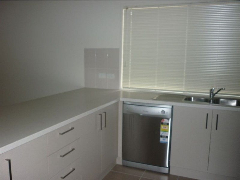 10/27 Ruby Joy Drive, Somerville VIC 3912