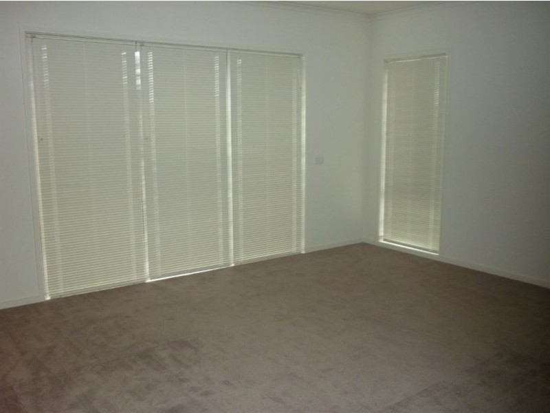 10/27 Ruby Joy Drive, Somerville VIC 3912