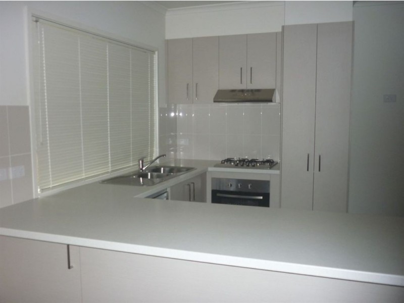 10/27 Ruby Joy Drive, Somerville VIC 3912